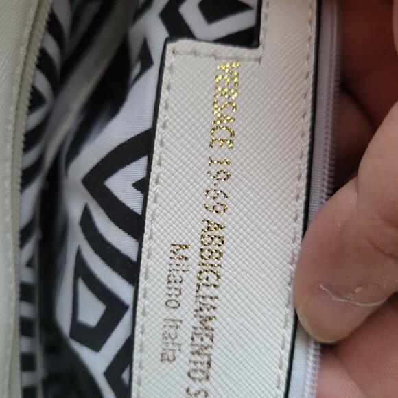 🔥Versace 1969🔥 white/Off white purse. Made in Italy. - Picture 13 of 15